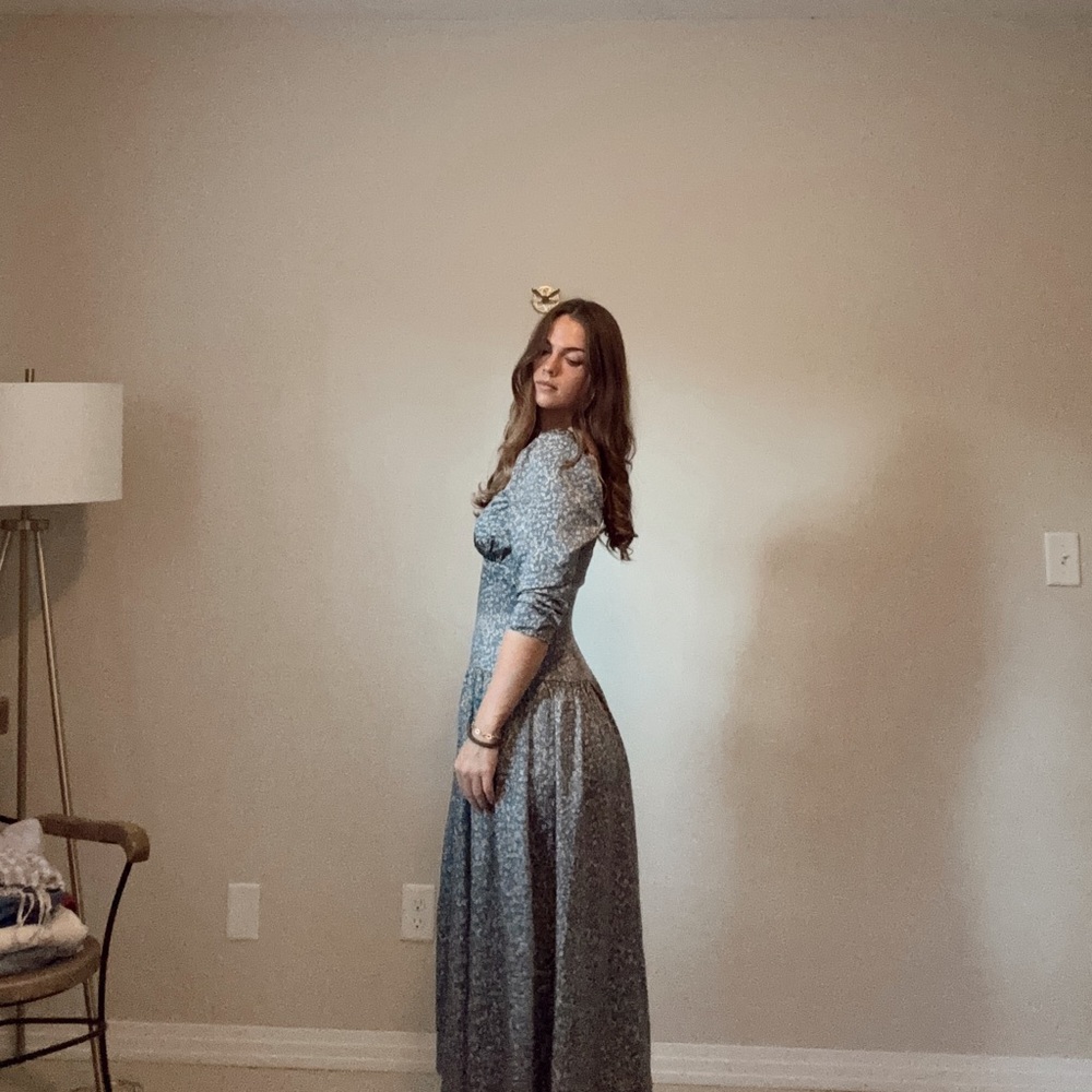 ASTR THE LABEL: Puff Sleeve, Sweetheart Neckline,  Corset Dress - Picture 2 of 8